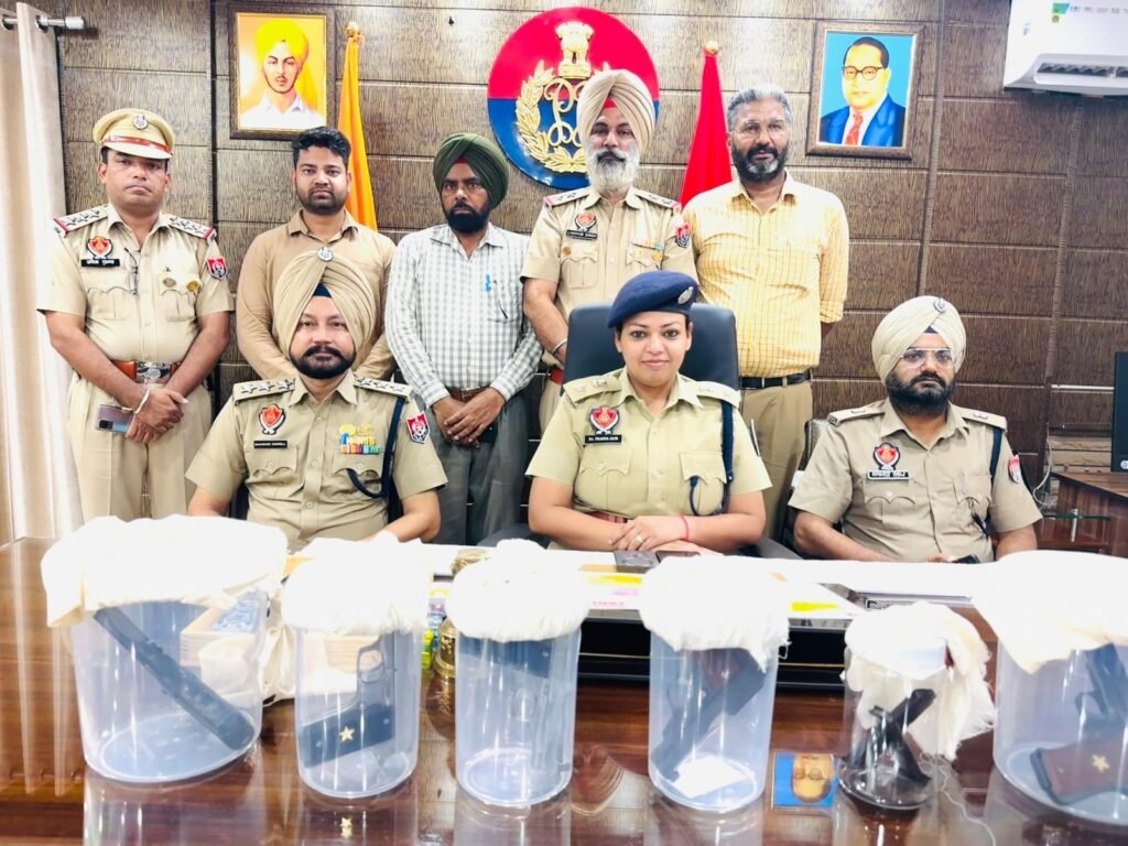 ਫਰੀਦਕੋਟ ਪੁਲਿਸ 05 ਪਿਸਟਲ ਬਰਾਮਦ ਮਾਮਲੇ ਵਿੱਚ ਸ਼ਾਮਿਲ 03 ਦੋਸ਼ੀਆਂ ਨੂੰ ਕੀਤਾ ਗਿਆ ਕਾਬੂ, ਪਹਿਲਾ ਵੀ ਦਰਜ ਸਨ ਕਤਲ, ਅਸਲਾ, ਜੇਲ੍ਹ ਅਤੇ ਨਸ਼ੇ ਨਾਲ ਜੜੇ ਕਈ ਮਕੱਦਮੇ