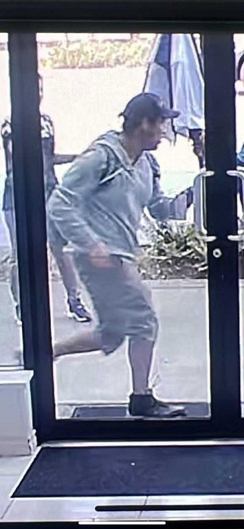 North Vancouver RCMP Seeking Public’s Help to Identify Robbery Suspect -ਨਾਰਥ ਵੈਨਕੂਵਰ RCMP ਲੋਕਾਂ ਦੀ ਮਦਦ ਮੰਗ ਰਹੀ ਹੈ, ਡਾਕੇ ਦੇ ਮੁਲਜ਼ਮ ਦੀ ਪਛਾਣ ਕਰੋ |