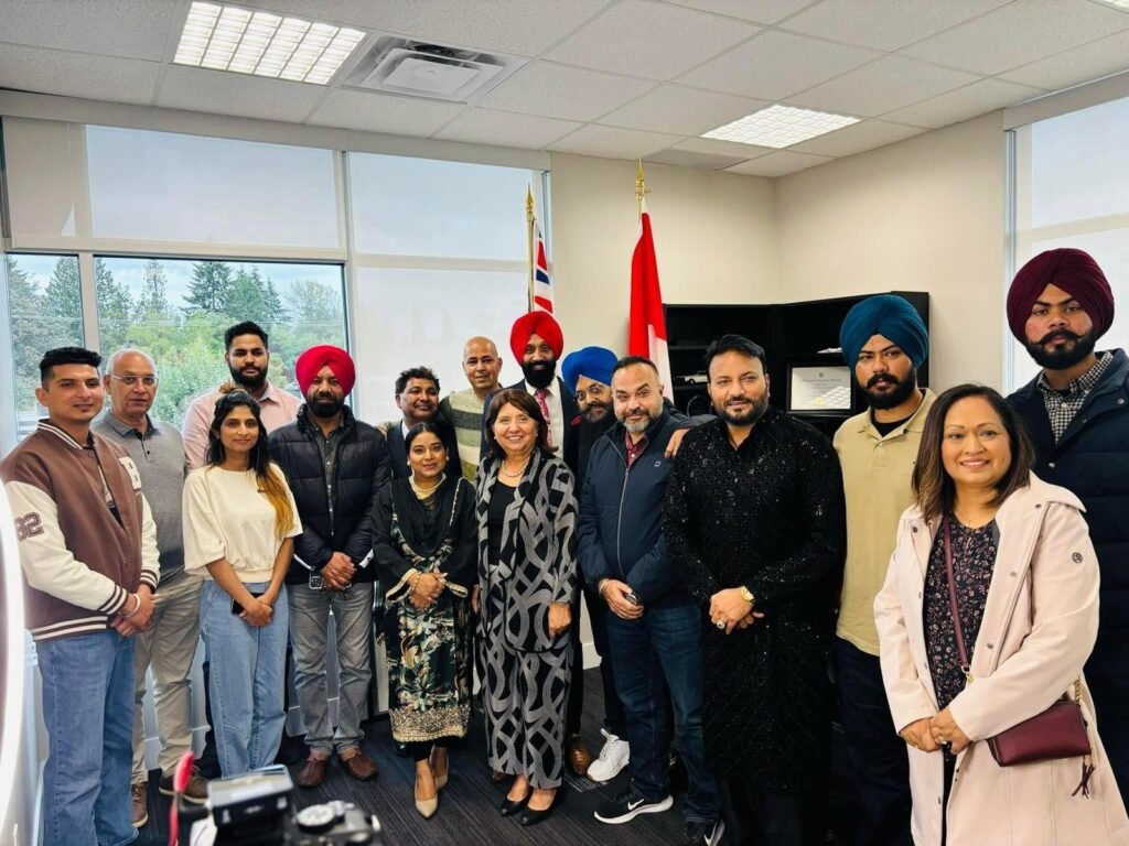 ਐਮ.ਐਲ.ਏ ਜਿੰਨੀ ਸਿਮਸ ਵੱਲੋਂ ਲੇਖਕ ਅਤੇ ਸੂਫ਼ੀ ਗਾਇਕ ਬਲਬੀਰ ਨੂੰ ਵਿਸ਼ੇਸ਼ ਪ੍ਰਸੰਸਾ ਪੱਤਰ ਦੇ ਕੇ ਸਨਮਾਨਿਤ ਕੀਤਾ ਗਿਆ – MLA Jinny Sims Honors Writer and Sufi Singer Balbir with a Special Appreciation Letter in Surrey, BC