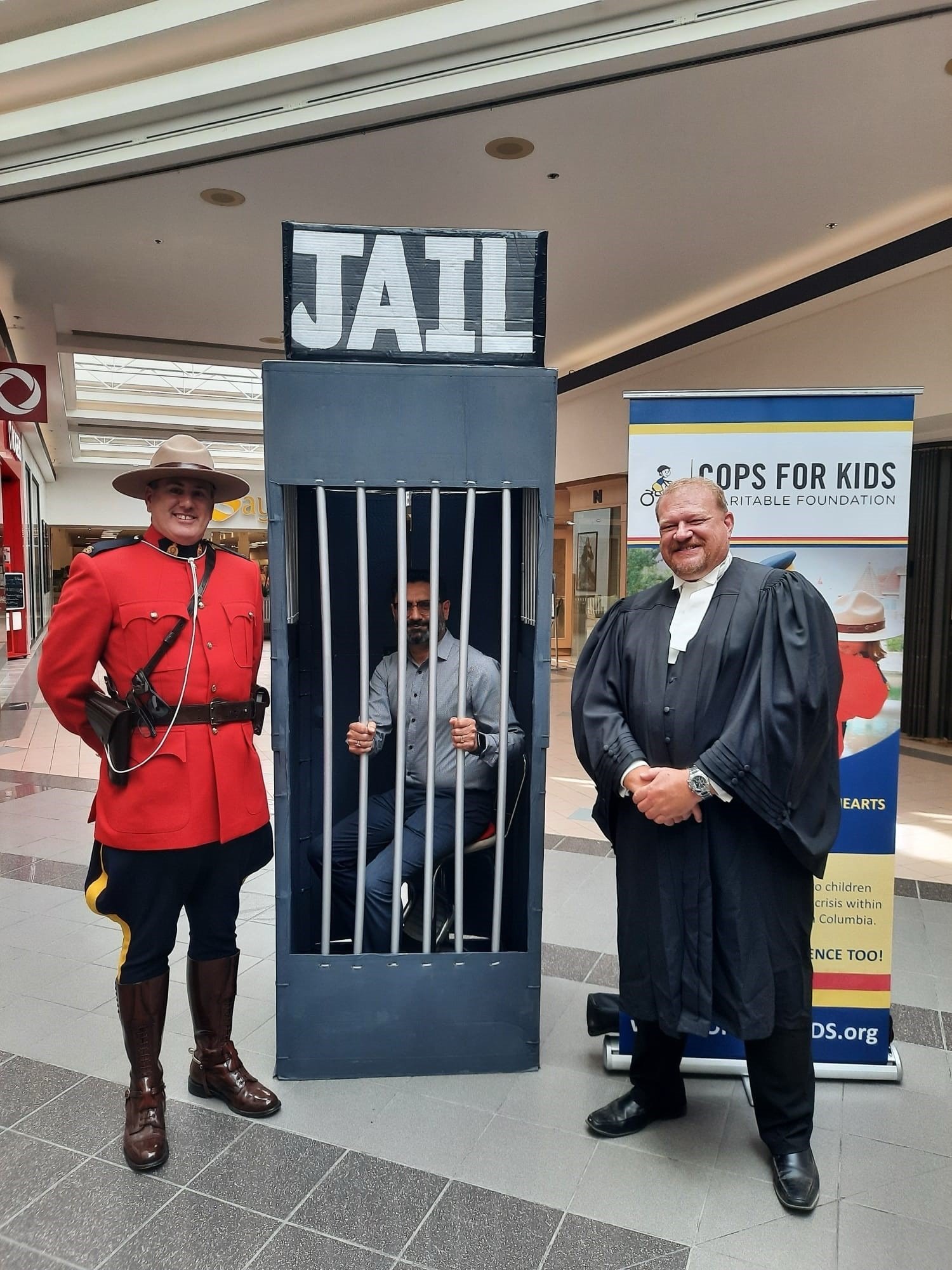 “ਚੰਗੇ ਕੰਮ ਲਈ ਹੱਥਕੜੀਆਂ ਪਾਓ – ਬੱਚਿਆਂ ਦੀ ਮਦਦ ਲਈ RCMP ਵਲੋਂ Jail & Bail ਇਵੈਂਟ” 6 “ਚੰਗੇ ਕੰਮ ਲਈ ਹੱਥਕੜੀਆਂ ਪਾਓ – ਬੱਚਿਆਂ ਦੀ ਮਦਦ ਲਈ RCMP ਵਲੋਂ Jail & Bail ਇਵੈਂਟ”