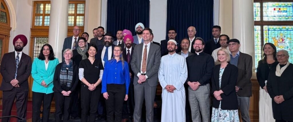 ਧਾਰਮਿਕ ਸੰਸਥਾਵਾਂ ਦੇ ਬਾਹਰ ਰੋਸ ਮੁਜ਼ਾਹਰਿਆਂ ‘ਤੇ ਲੱਗੇਗੀ ਪਾਬੰਦੀ– ਬੀ.ਸੀ. ਵਿਧਾਨ ਸਭਾ ਵਿੱਚ ‘ਬਿੱਲ 13’ ਪੇਸ਼