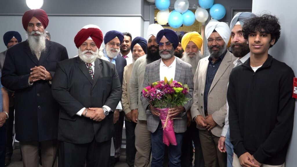 First Canadian Sikh to Conquer Mount Everest, Ajaypal Singh Dhaliwal, Honoured by Akal Academy Surrey 1 Community members gather around mountaineer Ajaypal Singh Dhaliwal at his Akal Academy Surrey recognition ceremony.